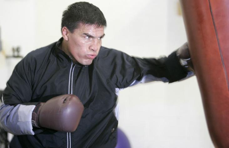Ex boxeador argentino condenado a 18 años de prisión por abusar de su hija