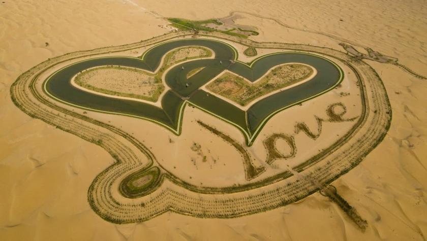 [VIDEO] Así son los "Lagos del Amor" construidos en medio del desierto de Dubái