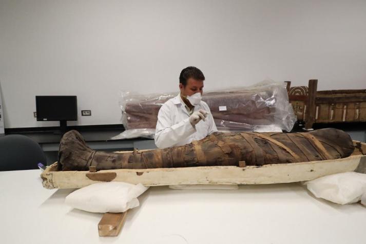 [FOTOS] Casi 100 años después de su descubrimiento: Así restauran el sarcófago de Tutankamón