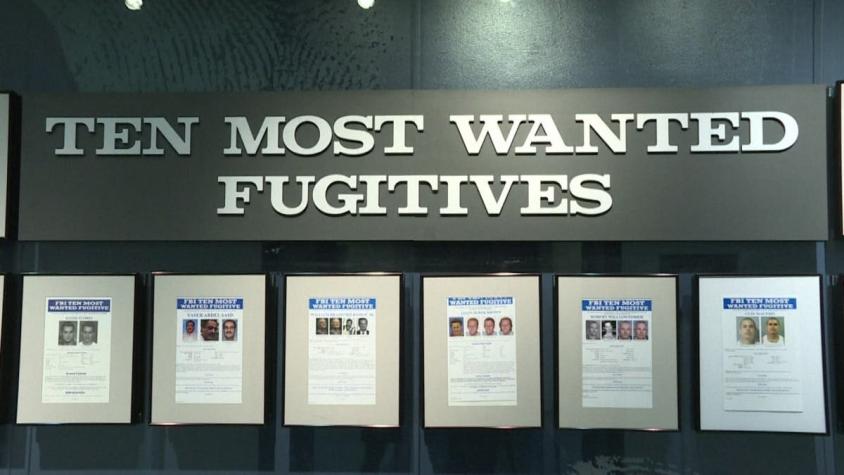 [VIDEO] La lista de prófugos más buscados por el FBI