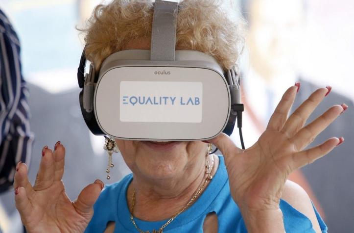 [VIDEO] Ancianos de Miami cumplen sus sueños y combaten la depresión con realidad virtual