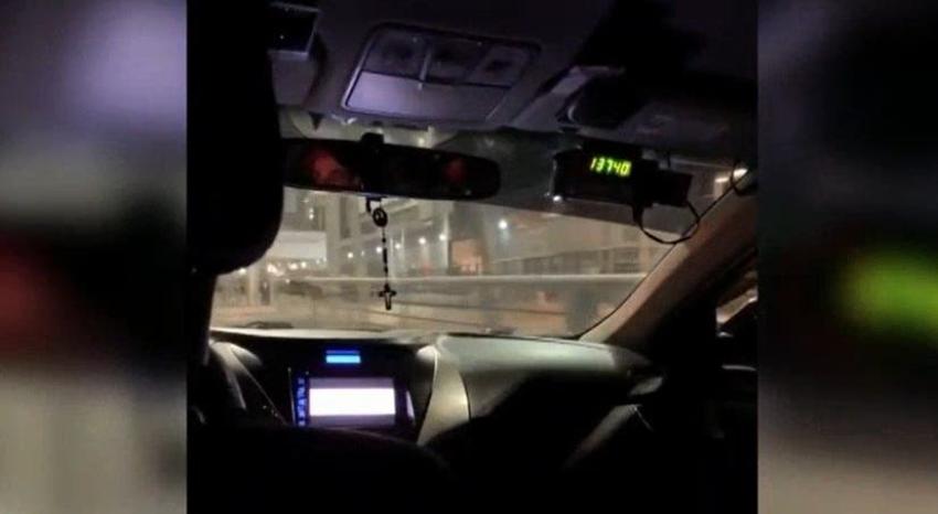 [VIDEO] Pasajera acusa a taxista por cobro excesivo: Denuncia alteración de taxímetro