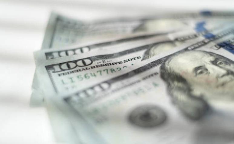 DF | Dólar se toma un respiro, pero expertos lo siguen viendo cercano a los $720 al menos por un mes