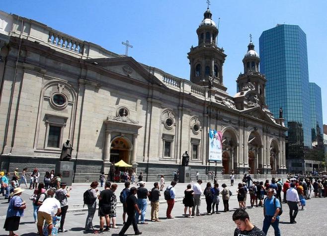Arzobispado de Santiago incrementó sus ingresos en medio de la crisis que vive la Iglesia Católica