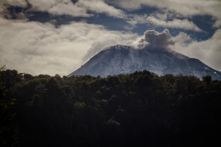 Nevados de Chillán registra nuevo evento explosivo: Sernageomin mantiene Alerta Naranja
