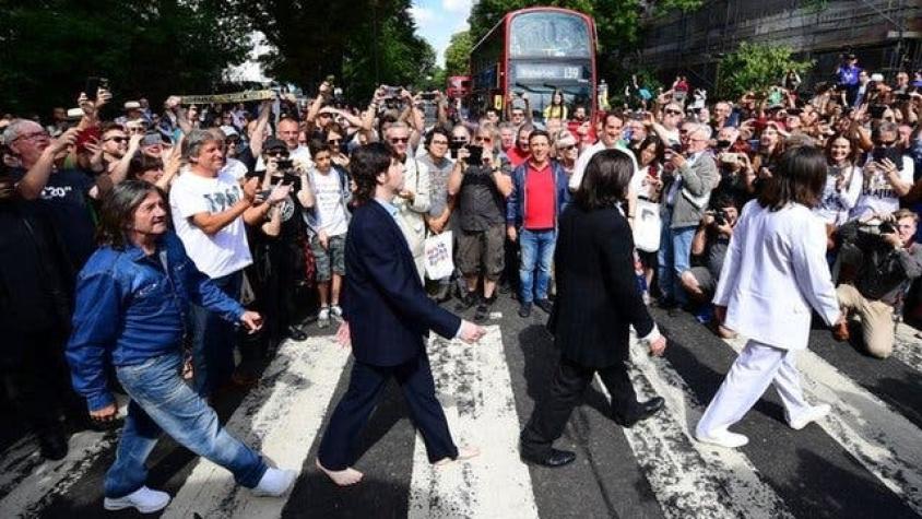 The Beatles en Abbey Road: miles de fanáticos se reunieron para recrear la mítica foto