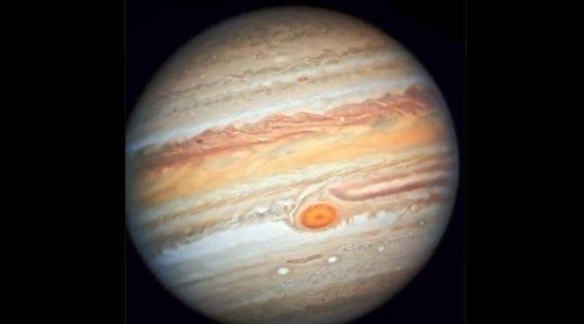 NASA publica inéditas imágenes de Júpiter y de la tormenta masiva “Gran Mancha Roja”