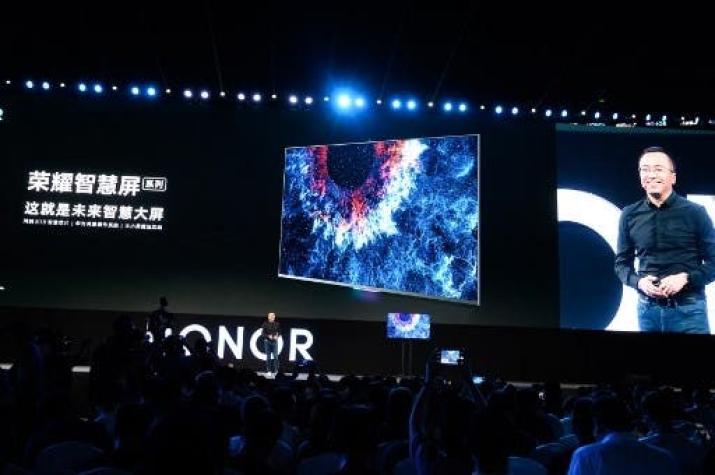 Huawei lanza su primer televisor inteligente en medio de guerra comercial entre China y EE.UU