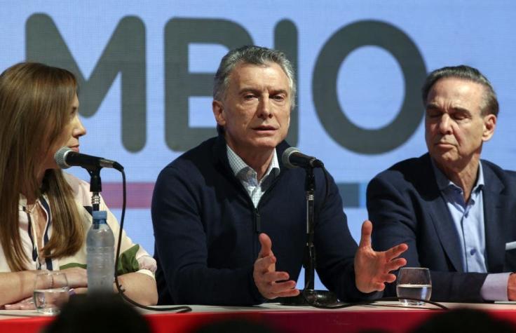 Moneda argentina se desploma 14% a 53 pesos tras primarias adversas a Macri