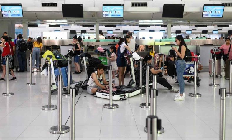 Crisis en Hong Kong: Aeropuerto suspende registro de pasajeros por nuevas protestas