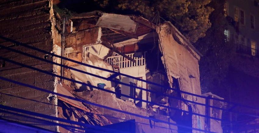 [FOTOS] Las impactantes imágenes que dejó el derrumbe de una vivienda en Valparaíso