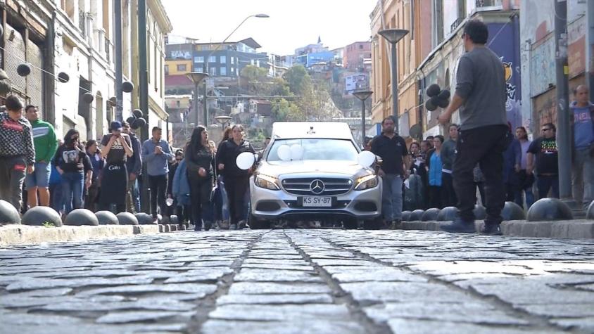 [VIDEO] Emotiva despedida a víctimas de derrumbe en Valparaíso