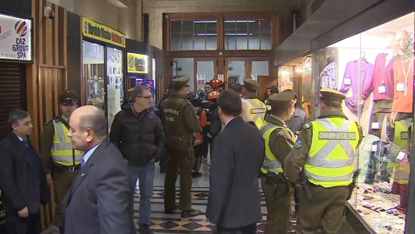 [VIDEO] Al menos 5 lesionados tras desplomarse dos ascensores en el centro de Santiago