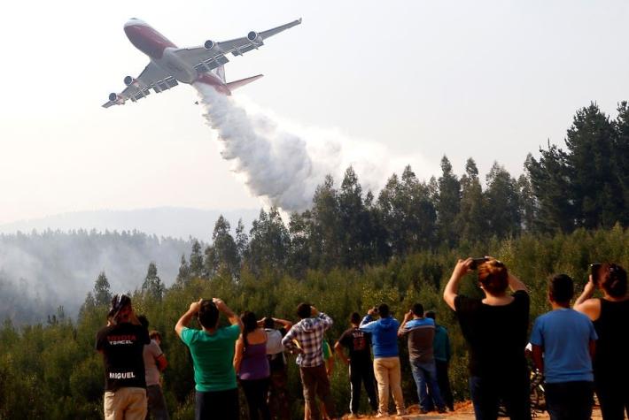 Evo Morales alquilará avión SuperTanker para combatir incendios forestales en Bolivia