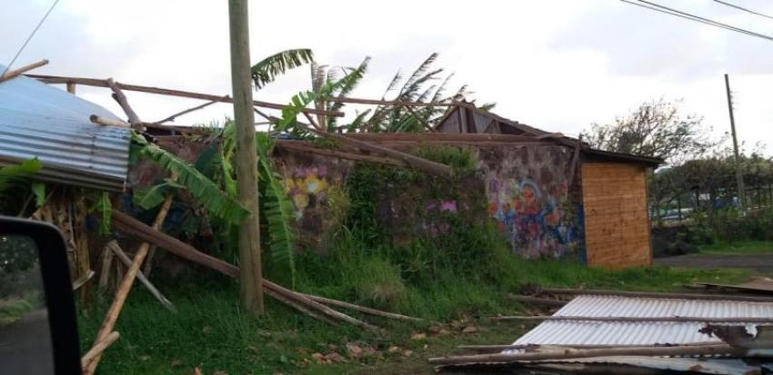[VIDEO] Vientos huracanados provocan daños y cortes de luz en Isla de Pascua