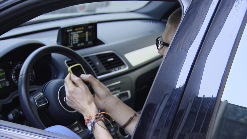[VIDEO] Aumentan multas por usar el celular al conducir
