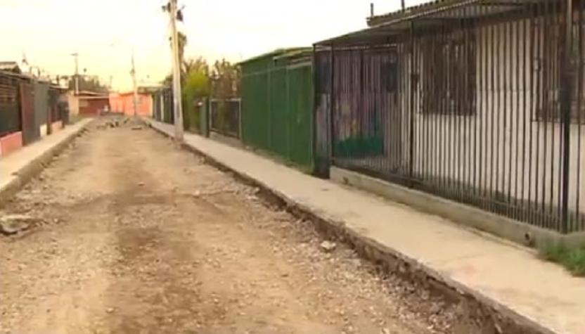 Vecinos de Lo Espejo denuncian que no pueden sacar sus autos hace 3 meses por trabajos en la calle