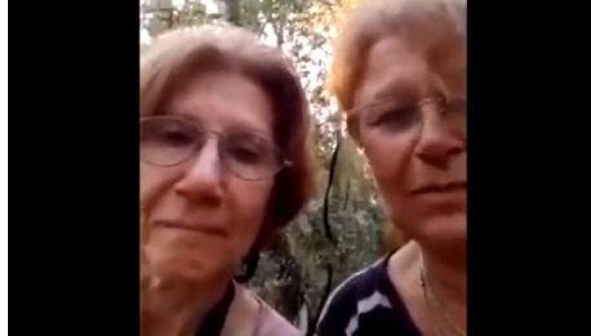 [VIDEO] Dos hermanas se pierden en medio de un bosque y graban hilarante registro para pedir ayuda