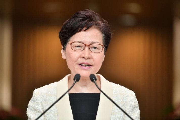 Jefa de gobierno de Hong Kong niega que vaya a renunciar