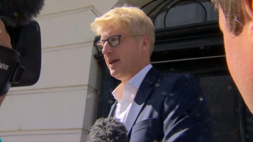 [VIDEO] Hermano de Boris Johnson abandona el Gobierno en medio de la crisis por el Brexit