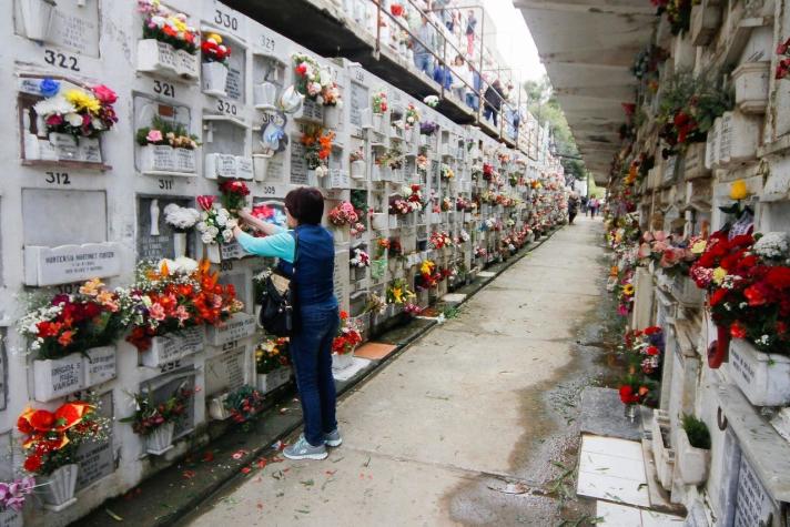 Colombia: Decretan el cierre de cementerios y la gente tiene "prohibido morirse"