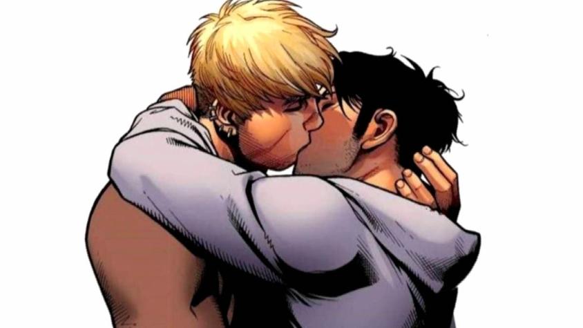 [VIDEO] Polémica por beso gay censurado en Brasil: Alcalde de Río decidió retirar un cómic