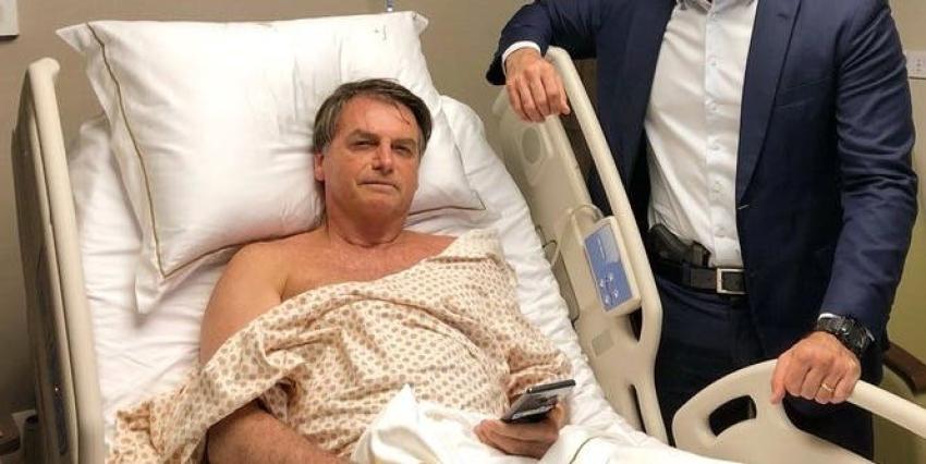 Eduardo Bolsonaro visita a su padre en el hospital con una pistola en la cintura