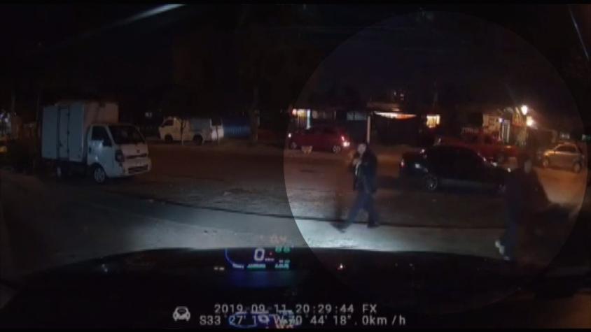 [VIDEO] Asaltantes fueron grabados por la cámara interna de un auto que además tenía cortacorrientes