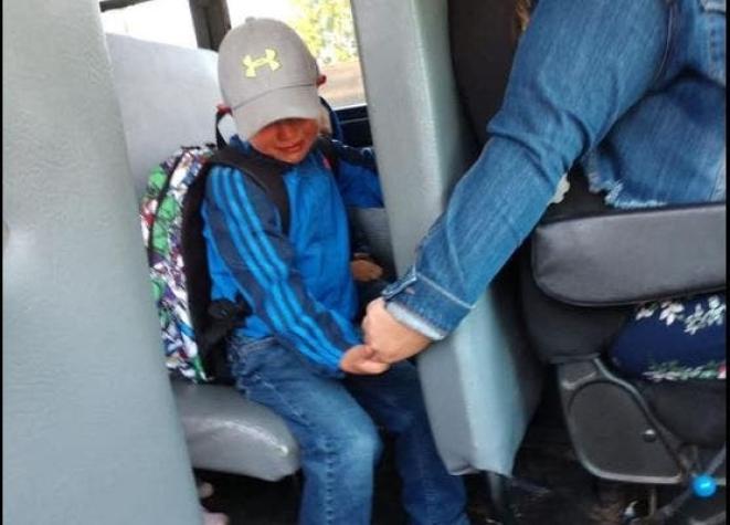El destacado gesto de una conductora de autobús con un niño en su primer día de colegio