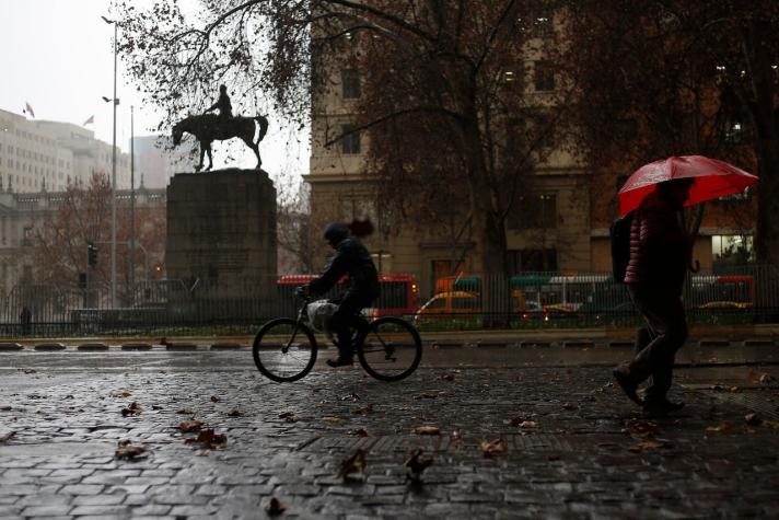 ¿Llueve o no llueve? Meteorología actualiza su pronóstico de lluvias para Santiago