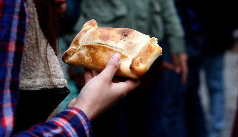 "Son de caviar": Claudio Bravo critica costo de empanadas en Maipú