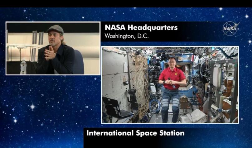 [VIDEO] Brad Pitt habla sobre ingravidez y callos con un astronauta en el espacio