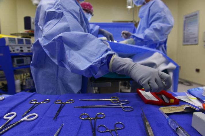 Médicos logran extirpar el "cuerno del diablo" de diez centímetros de la cabeza de un hombre