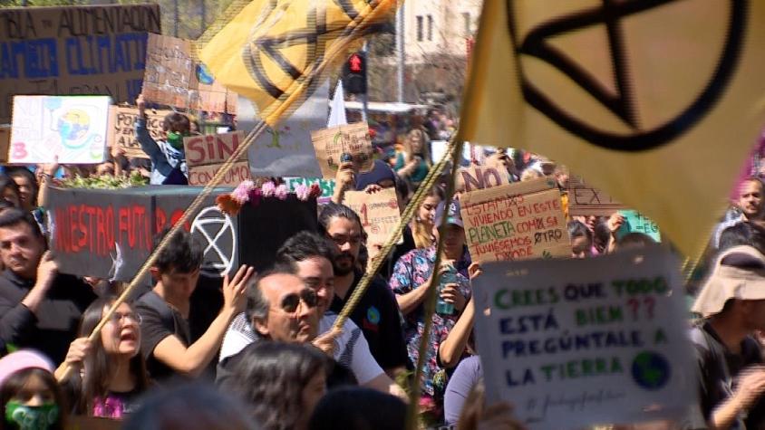 [VIDEO] Santiago marcha por el cambio climático