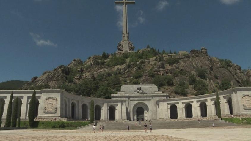 [VIDEO] Ordenan trasladar los restos de Francisco Franco