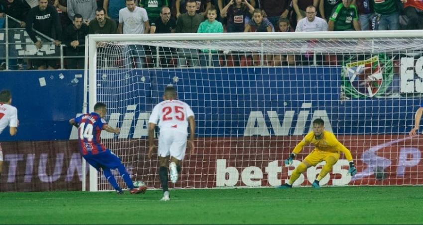 Con gol de Orellana el Eibar le da vuelta un partido increíble al Sevilla por La Liga española