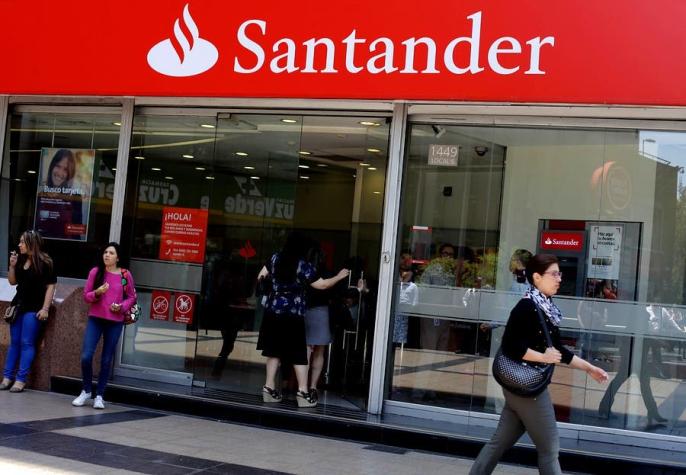Banco Santander compensará a 36 mil clientes afectados por cobros en líneas de sobregiro
