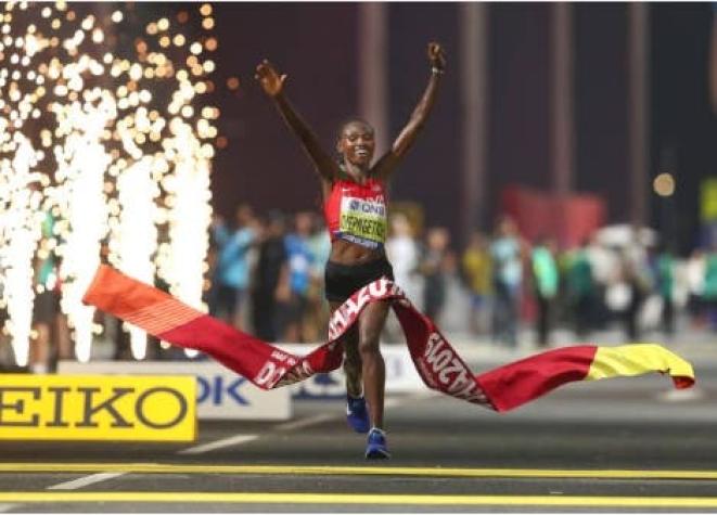 La keniana Chepngetich gana el maratón femenino del Mundial de Atletismo en Doha
