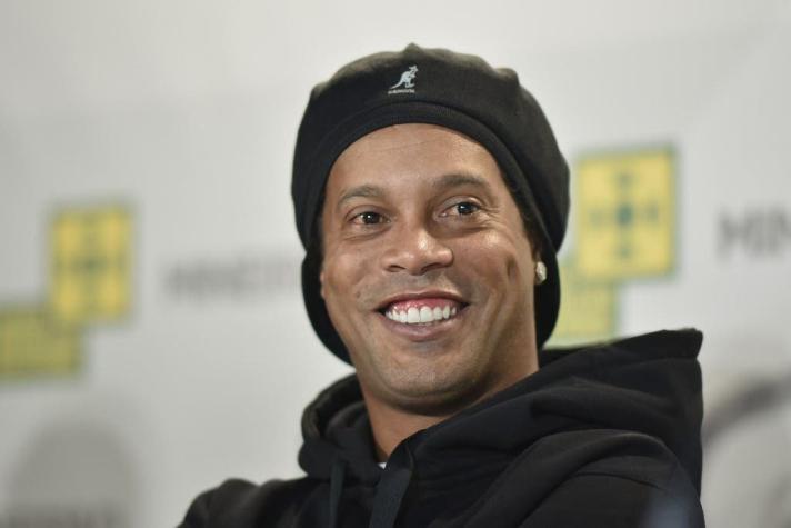 Ronaldinho anuncia visita a Chile para participar en Mundial de Fútbol Tenis