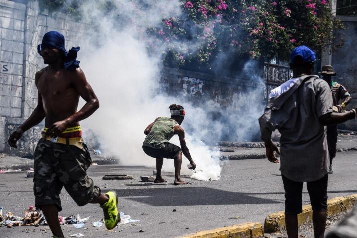 Haití se paraliza ante las intensas olas de protestas para exigir la renuncia del Presidente