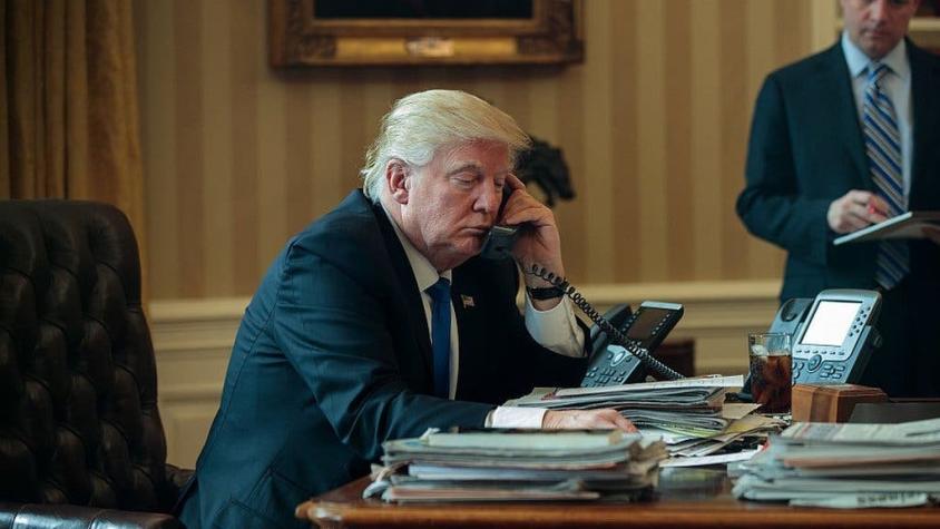 "Impeachment" a Trump: ¿quién escucha las conversaciones telefónicas del presidente de EE.UU?