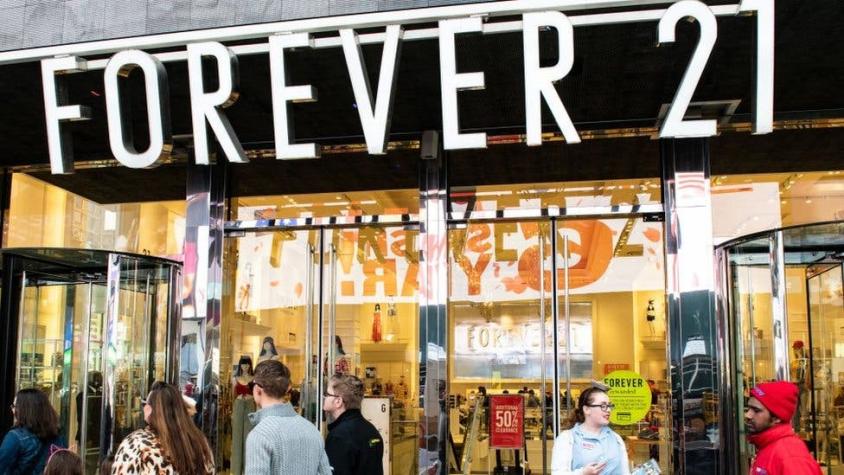 Forever 21 se declara en bancarrota: ¿dónde cerrarán las tiendas de la cadena de moda juvenil?