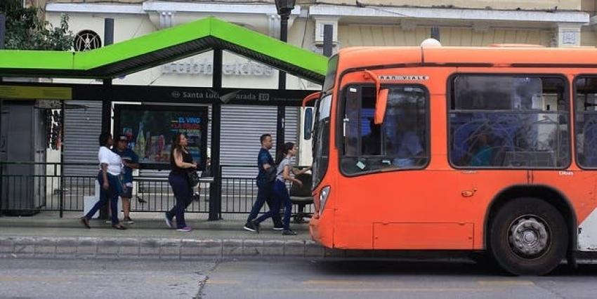 Activan plan del retorno de recorridos de buses en la región Metropolitana