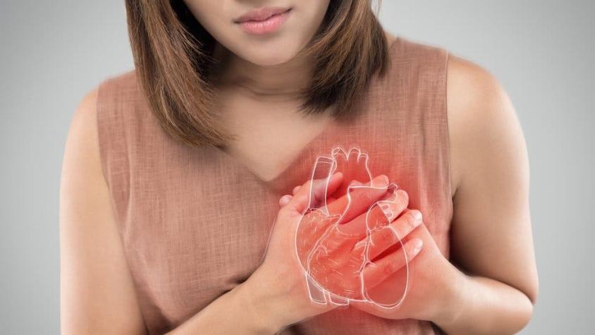 Por qué las mujeres se dan cuenta menos que los hombres de que están sufriendo un ataque al corazón