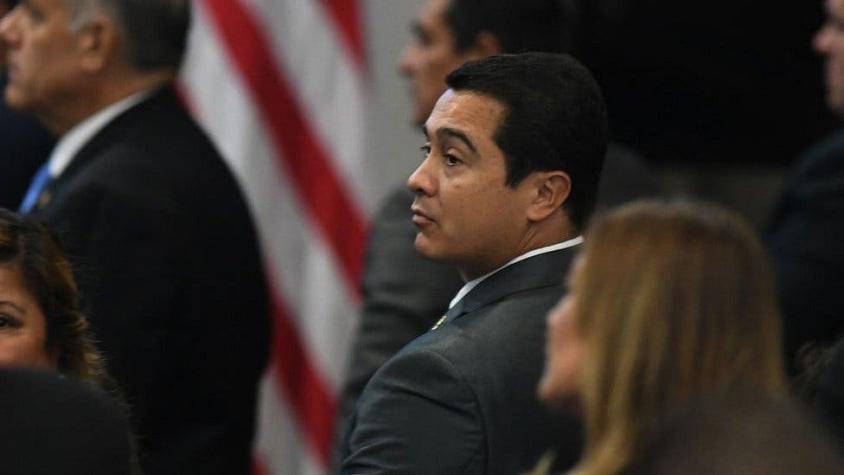 Fiscalía de EEUU afirma que el presidente de Honduras recibió sobornos de El Chapo