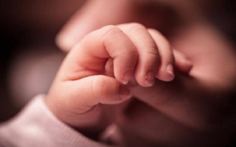 Proyecto que aumenta el permiso postnatal masculino de 5 a 30 días avanza en el Congreso