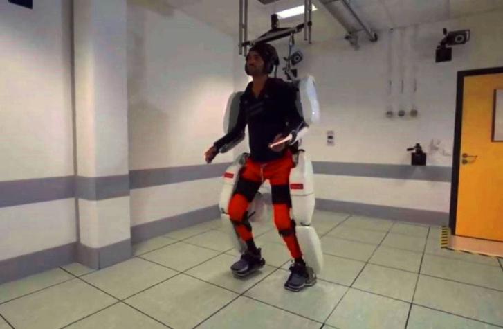 Innovador exoesqueleto ayudó a hombre paralítico a mover sus 4 extremidades con estímulos mentales