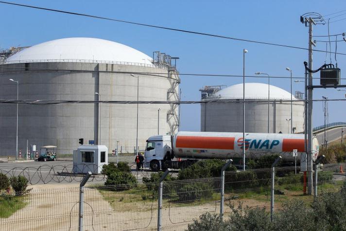 Seis ejecutivos de ENAP serán formalizados por delitos medioambientales