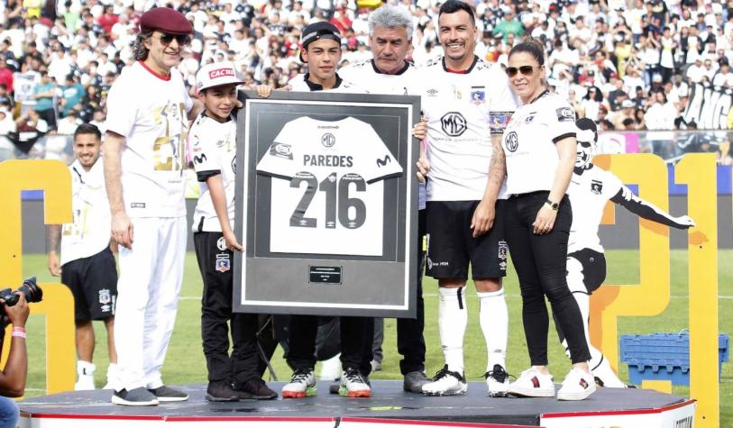 Colo Colo homenajea a Paredes como goleador del fútbol chileno: "Esto es para todos ustedes"