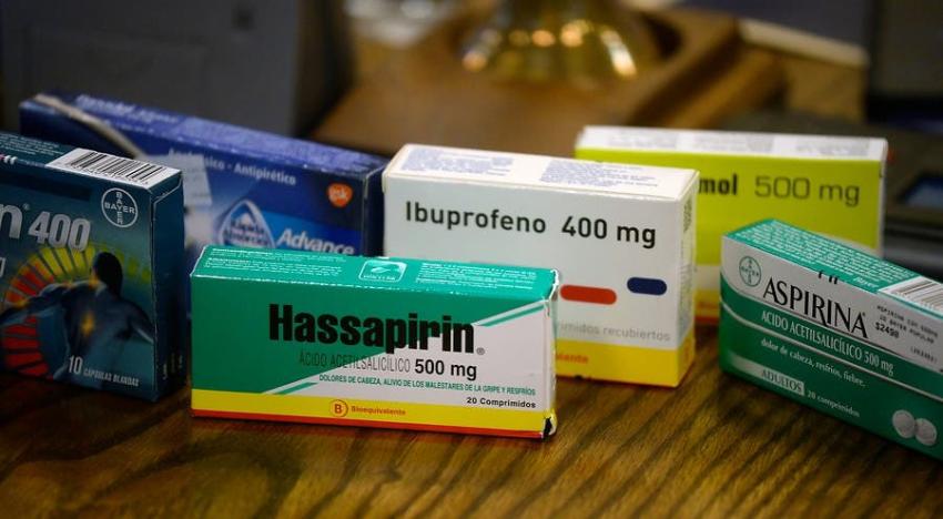 Desde Ibuprofeno a Losartan: La diferencia de precios de los medicamentos más vendidos en Chile